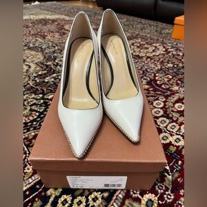 Coach Women's Off-White Leather Heels, size 7.5 all leather great condition